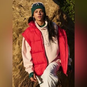 NWT FREE PEOPLE MOVEMENT IN A BUBBLE PUFFER VEST ❤️